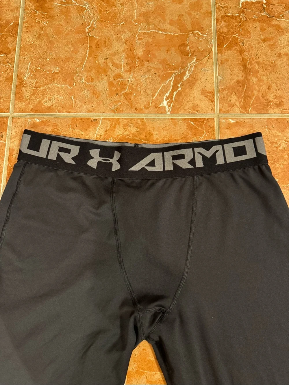 Under Armor Mens XL Heat Gear Black Leggings Compression Pants Capri